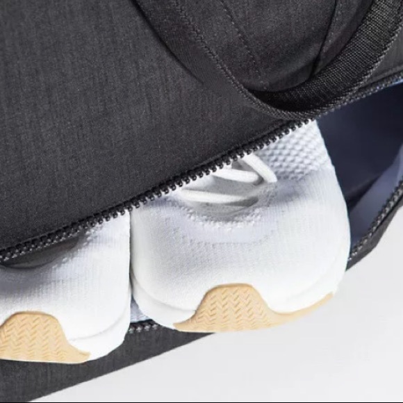 Ivivva by lululemon weekend escape duffel black - Picture 5 of 16